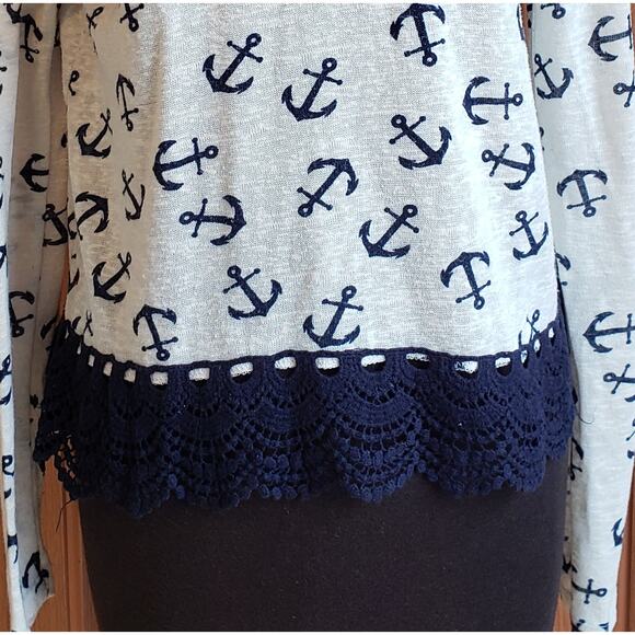 Rue21 size medium white with blue anchors pullover lightweight sweater - Picture 2 of 5